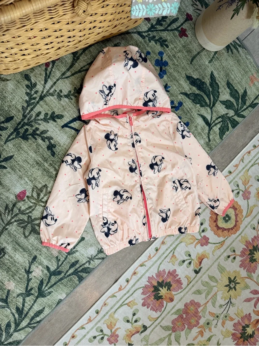 Gap Minnie Mouse Windbuster Size 4T Toddler girls Light Jacket Gap Disney Rain